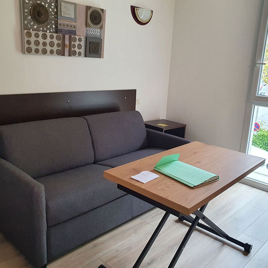 HAUT d'IDRON, Au Calme, Studio Meublé en Résidence récente avec climatisation et parking privé, - Photo 1