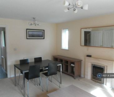 4 bedroom end of terrace house to rent - Photo 3