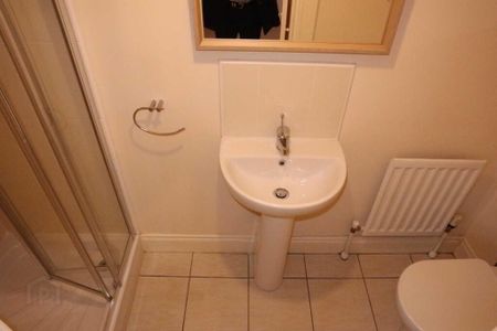 Apt 1 472, Upper Newtownards Road, Ballyhackamore, East, Belfast, BT4 3GZ - Photo 2