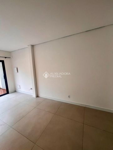 Casa com 4 quartos e 130m² para alugar em Lagoa da Conceição, Florianópolis. - Foto 2