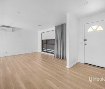 4 Tamarind Crescent, Werribee VIC, Belconnen - Photo 2