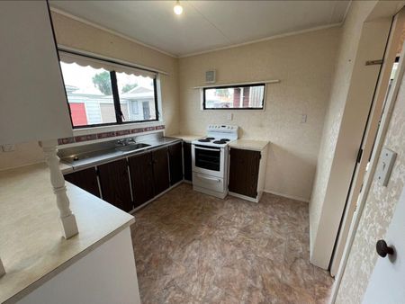 City centre two-bedroom unit - Photo 4