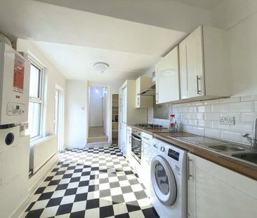 5 Bed Terraced House, Park Road, TW3 - Photo 6
