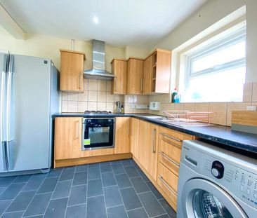 4 bedroom terraced house to rent - Photo 6