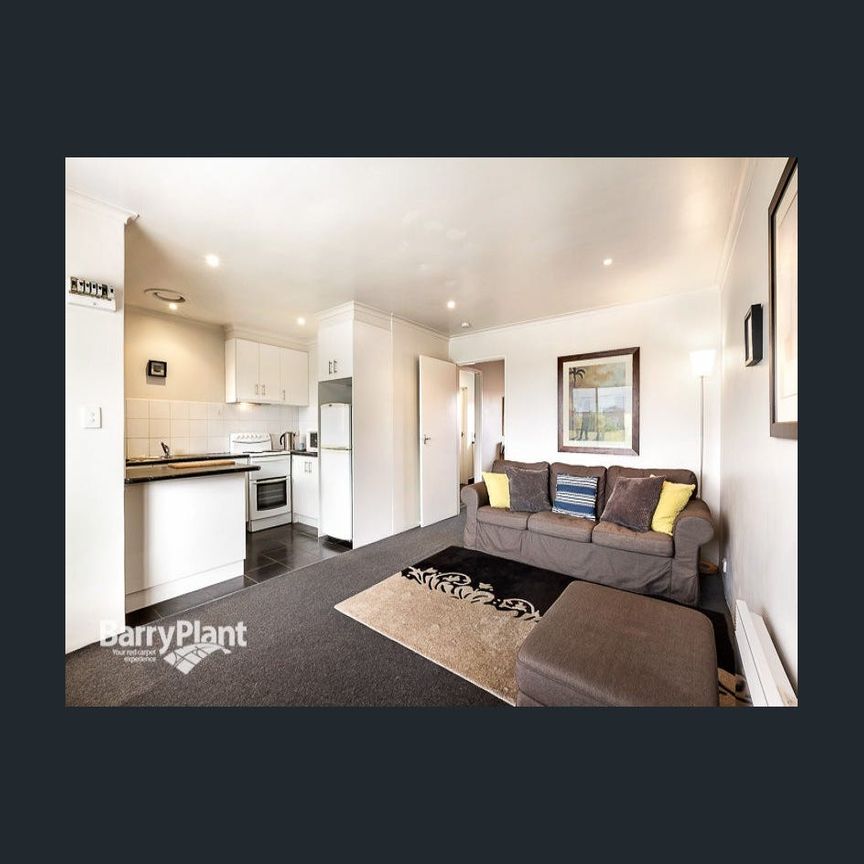 Top-floor living in Mentone - Photo 1