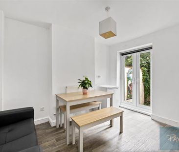 5 bedroom terraced house to rent - Photo 2