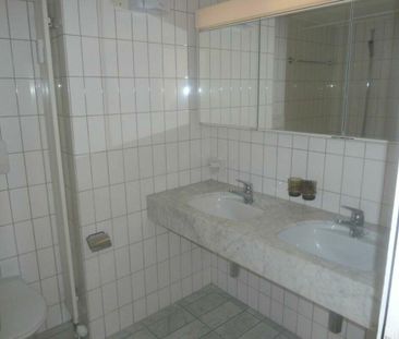 Helle 5.5 Zimmer Maisonette Wohnung mitten in der Stadt - befristet... - Photo 5