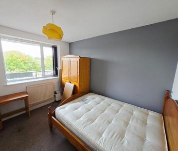 3 bedroom flat to rent - Photo 1