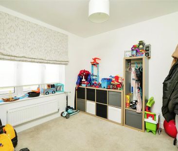 4 bedroom detached house to rent - Photo 4