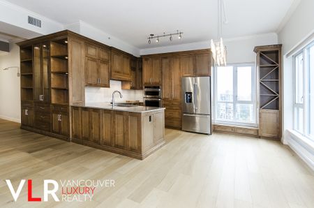 Penthouse in Coquitlam, BC - Photo 4