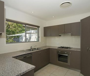 Contemporary Living in the Heart of Cooroy - Photo 5