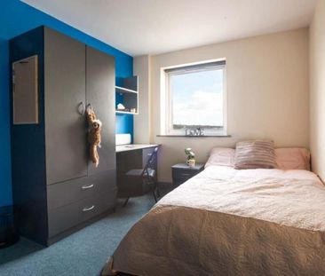 1 bedroom in a flat share to rent - Photo 2