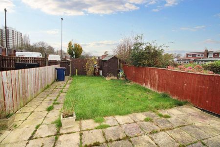 3 bed terraced house to rent in NE6 - Photo 3