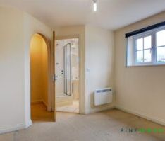 1 BEDROOM Apartment - Ground Floor - Photo 4