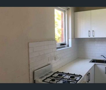 One Bedroom Unit - Photo 2