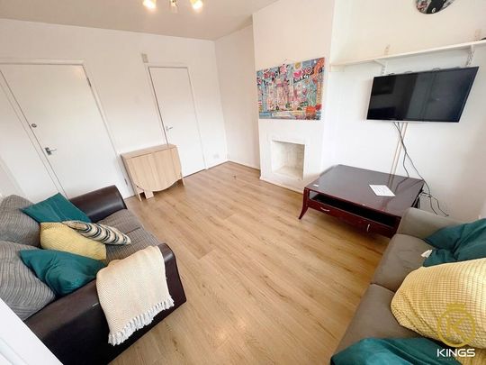 4 bedroom semi-detached house to rent - Photo 1