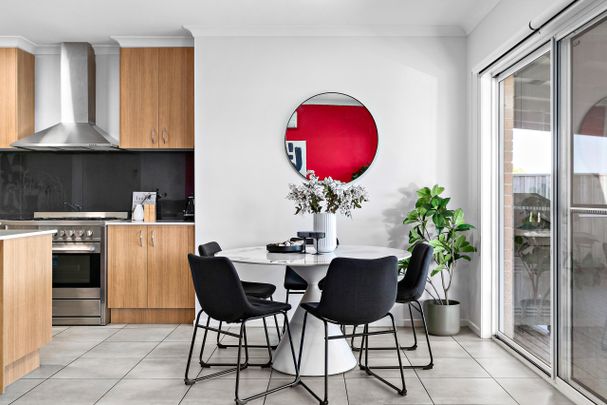 Family Living with Style, Space & Stunning Sunsets - Photo 1