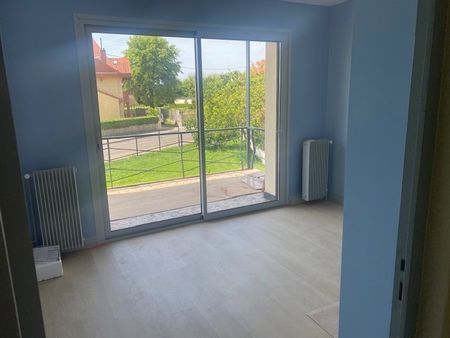 Location Maison 5 pièces 144m² MONTREVEL EN BRESSE 01340 - Photo 5