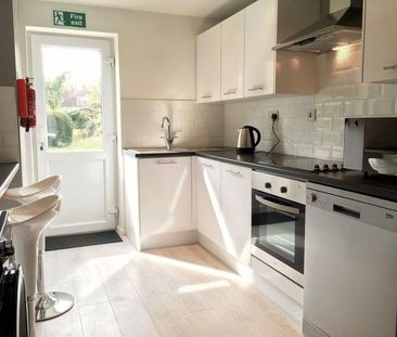 1 bedroom in a house share to rent - Photo 5