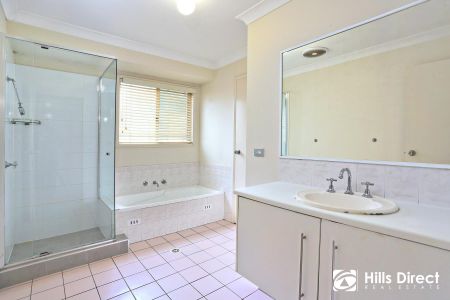 Neat and Tidy 3 Bedroom Home - Photo 3