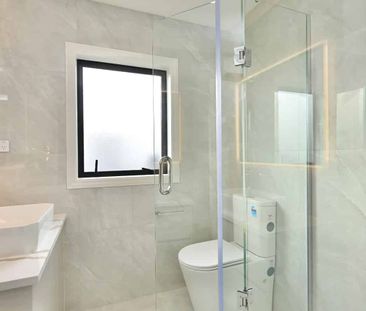 Family home in Panmure - Photo 2