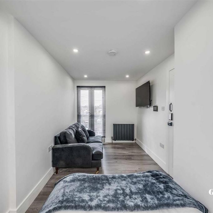 1 bedroom in a house share to rent - Photo 1