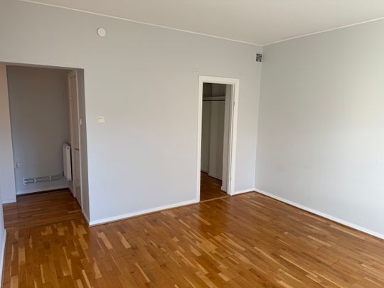 Hertig Karls Allé, Örebro - Photo 1