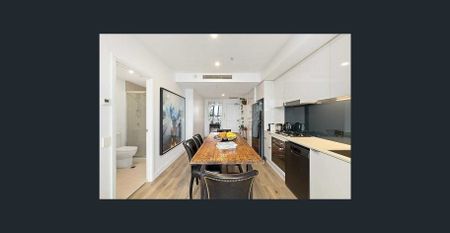 Lifestyle apartment with pool and gym in the heart of Fortitude Valley - Photo 3
