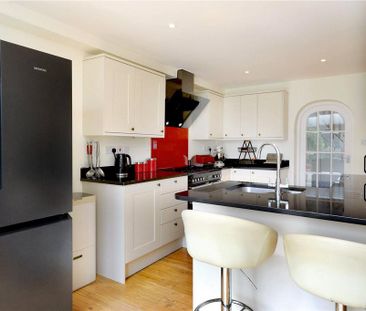 4 bedroom semi-detached house to rent - Photo 5