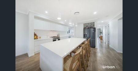 LUXURIOUS FAMILY LIVING IN LOCHINVAR - Photo 4