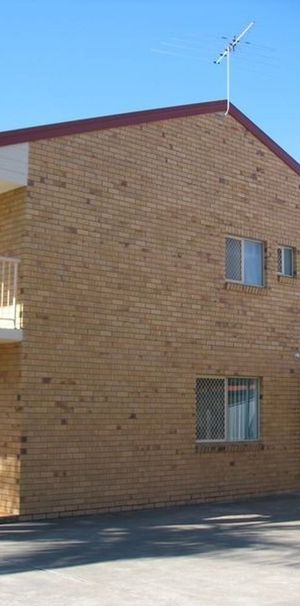 TWO BEDROOM TOWNHOUSE IN QUIET LOCATION - Photo 1