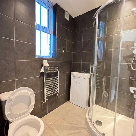 Beautiful studio rooms, beautiful house, bills incl! Room 6 (2A) - Photo 4