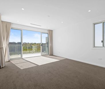 Brand New Luxury Home in a Prime Thornleigh Location - Photo 1