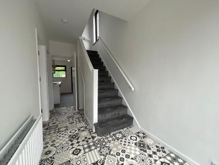 19 Springvale Park, Belfast, BT14 8DD - Photo 3
