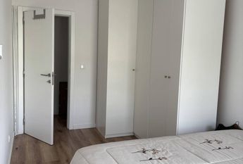Quartos Grandes em T4 renovado Odivelas Entrada 1Junho