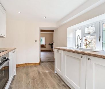 2 bedroom character property to rent - Photo 1