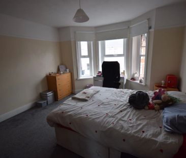 To Rent Markham Road, Winton, Bournemouth, BH9 £2,250 pcm Tenancy Info - Photo 3