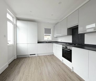 3 bedroom maisonette to rent - Photo 5