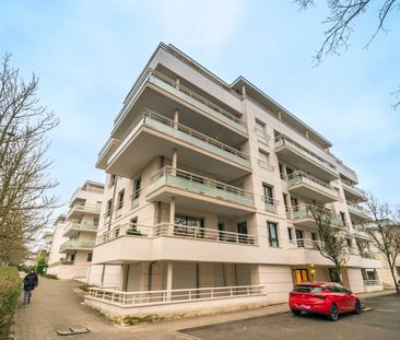 location Appartement T4 DE 89.32m² À LE CHESNAY - Photo 4