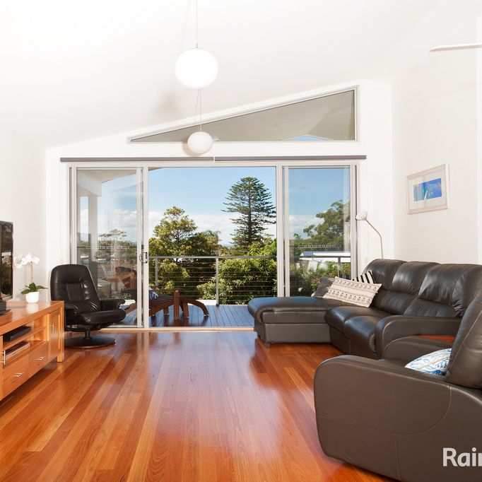 Style and location - A great home to relax or entertain - Photo 1
