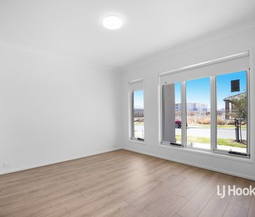 16 Blade Circuit, Fraser Rise VIC, Belconnen - Photo 3