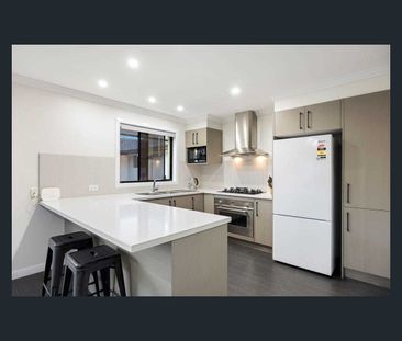 8 MELODY STREET, Mermaid Waters, Qld 4218 - Photo 5