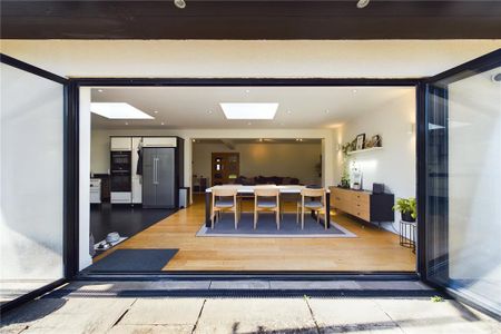 4 bedroom semi-detached house to rent - Photo 5