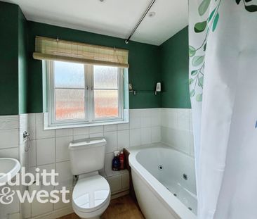 2 bedroom maisonette to rent - Photo 5