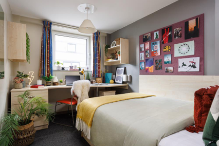 1 bedroom in a flat share to rent - Photo 2