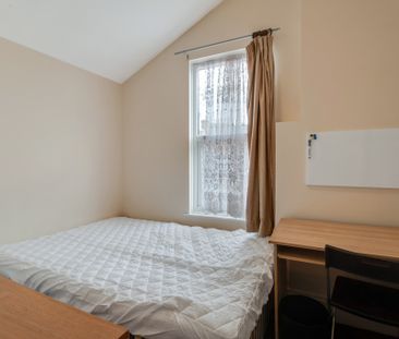 5 Bed Student Accommodation - Photo 3
