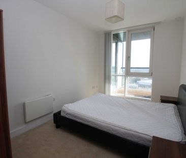 2 bed Flat for rent - Photo 4