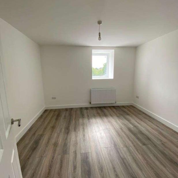 Oakbank Road, SO19 - Photo 1