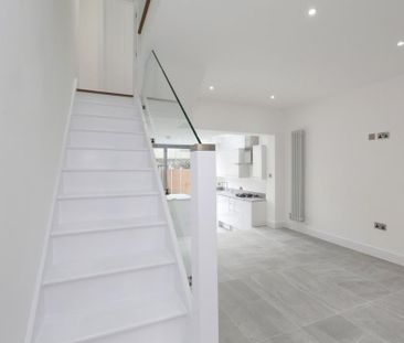 4 bedroom terraced house to rent - Photo 4