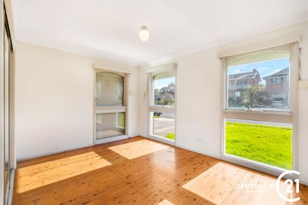 Immaculate Family Home - Photo 4